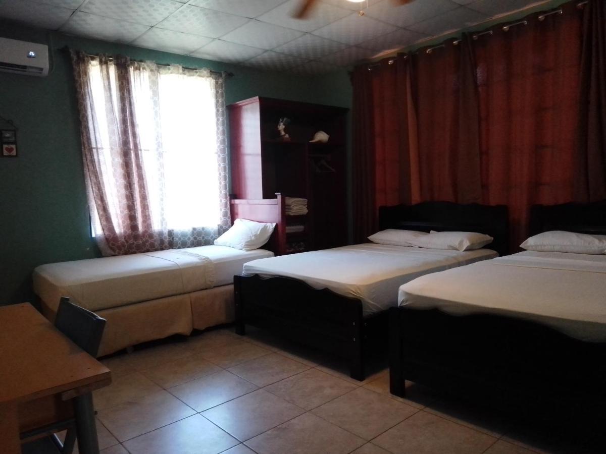 Hostel Guayacan Puerto Armuelles エクステリア 写真